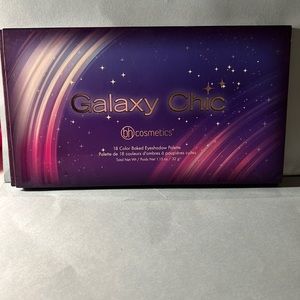 Galaxy chic eyeshadow palette